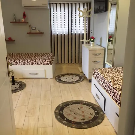 Lille France 公寓式酒店 3*